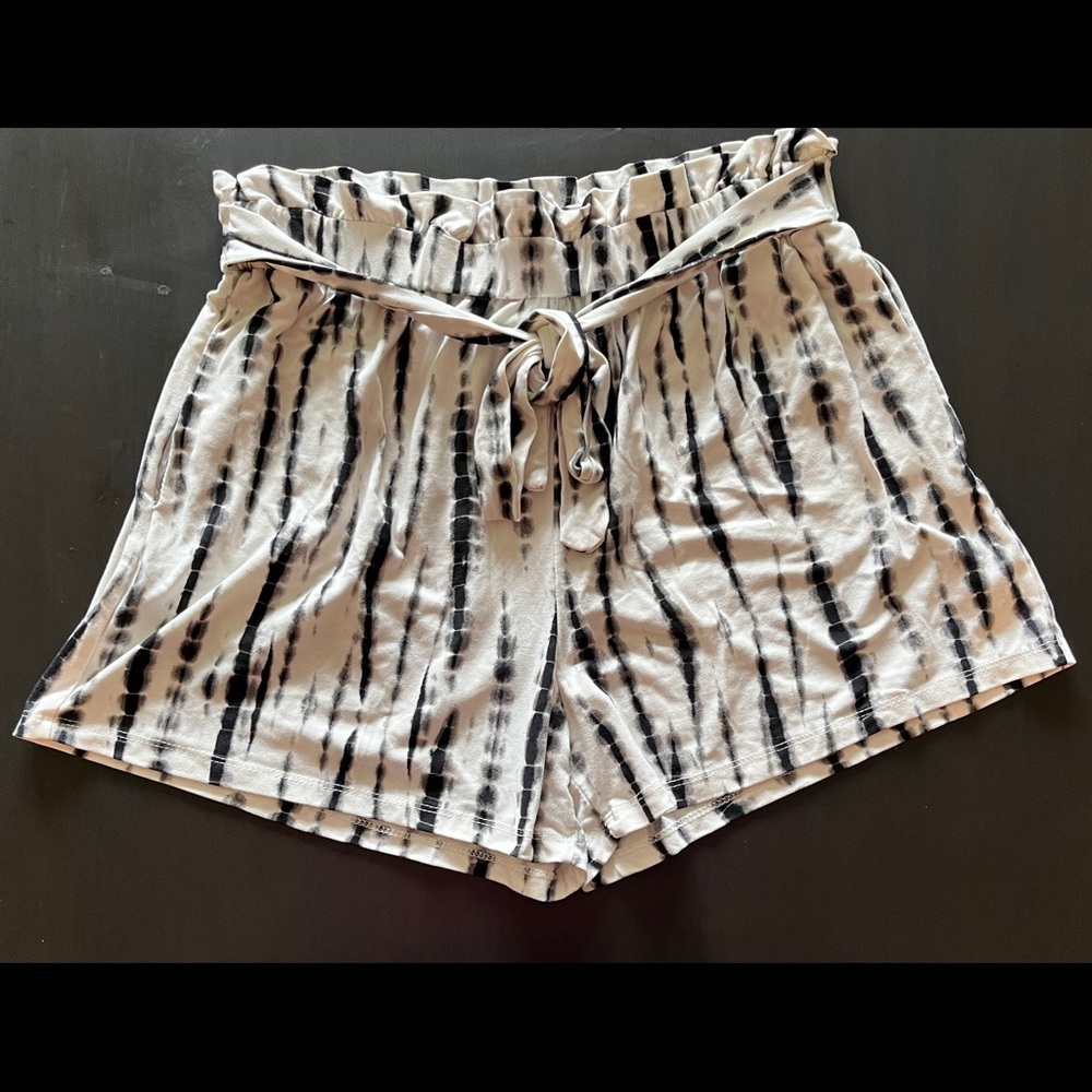 Tie waist Paper bag shorts